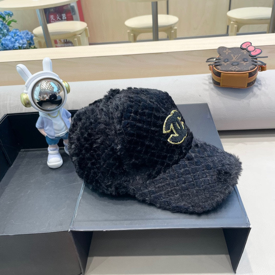 BASEBALL CAP IN BLACK FLEECE 431371