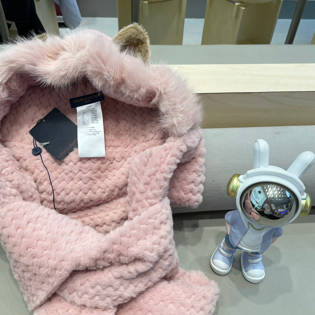 BEANIE HAT IN PASTEL PINK WOOL AND LAMB FUR 435072