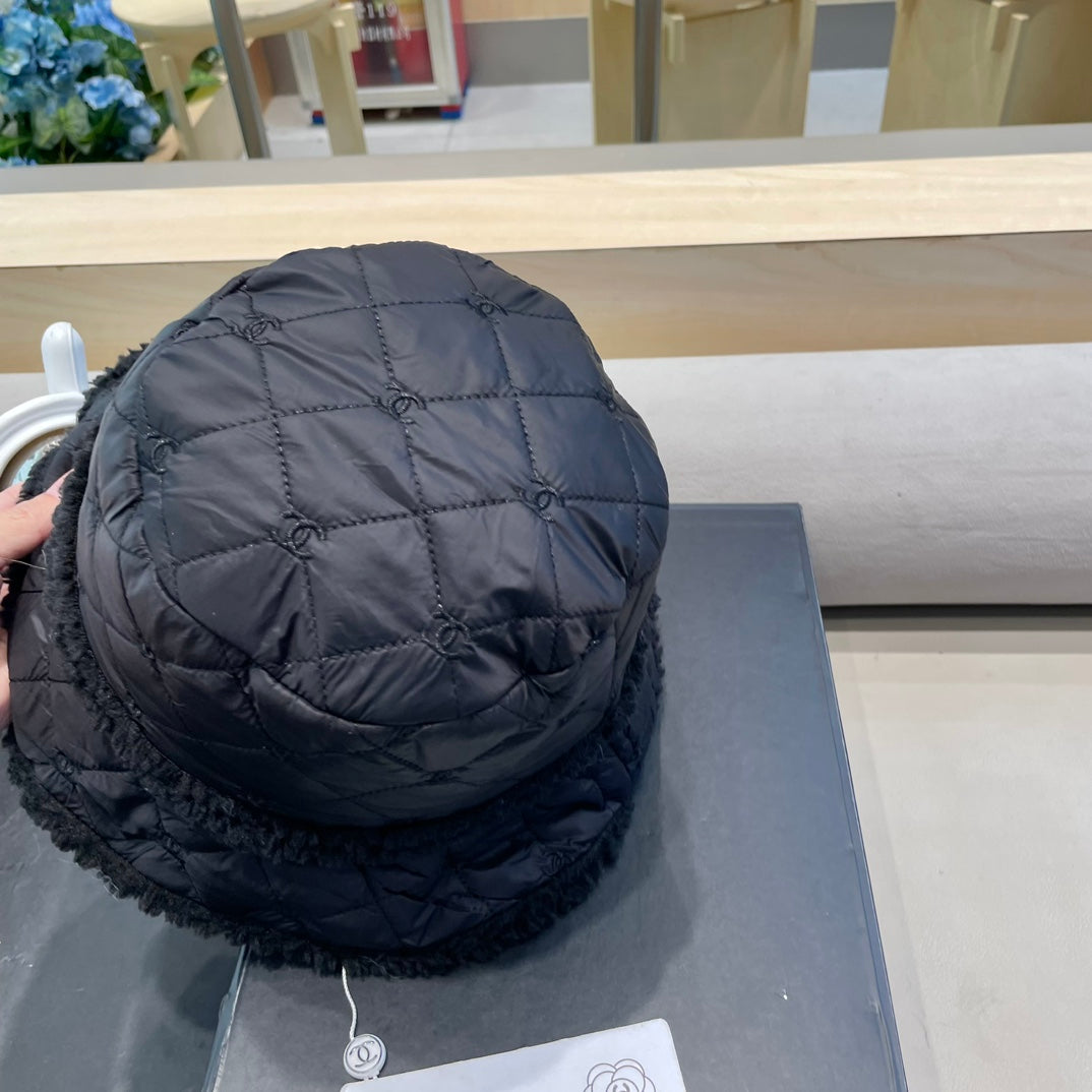 BUCKET HAT IN BLACK LAMB WOOL AND THICK COTTON 431683