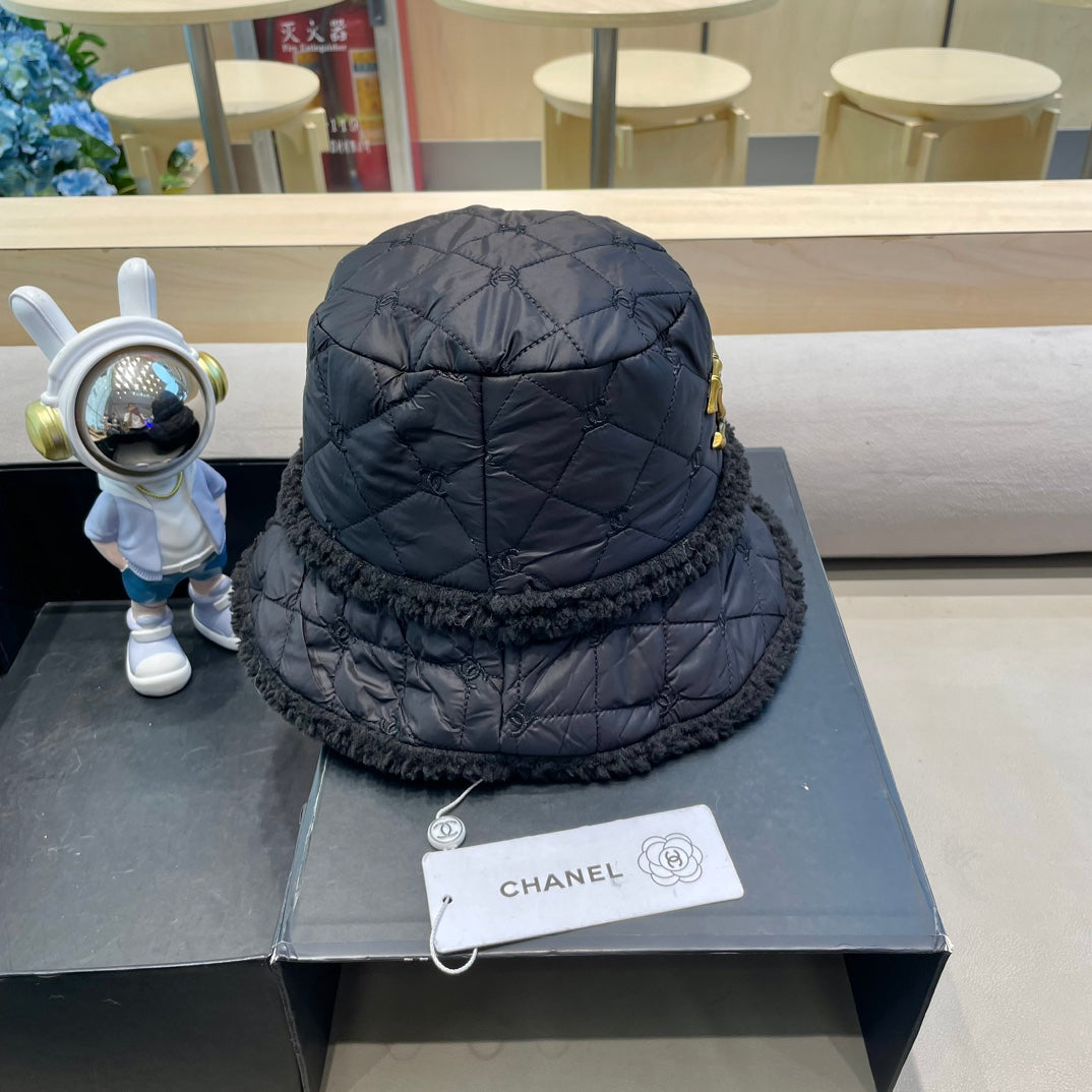 BUCKET HAT IN BLACK LAMB WOOL AND THICK COTTON 431683