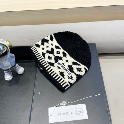 BEANIE HAT IN BLACK MIX WHITE WOOL 431698