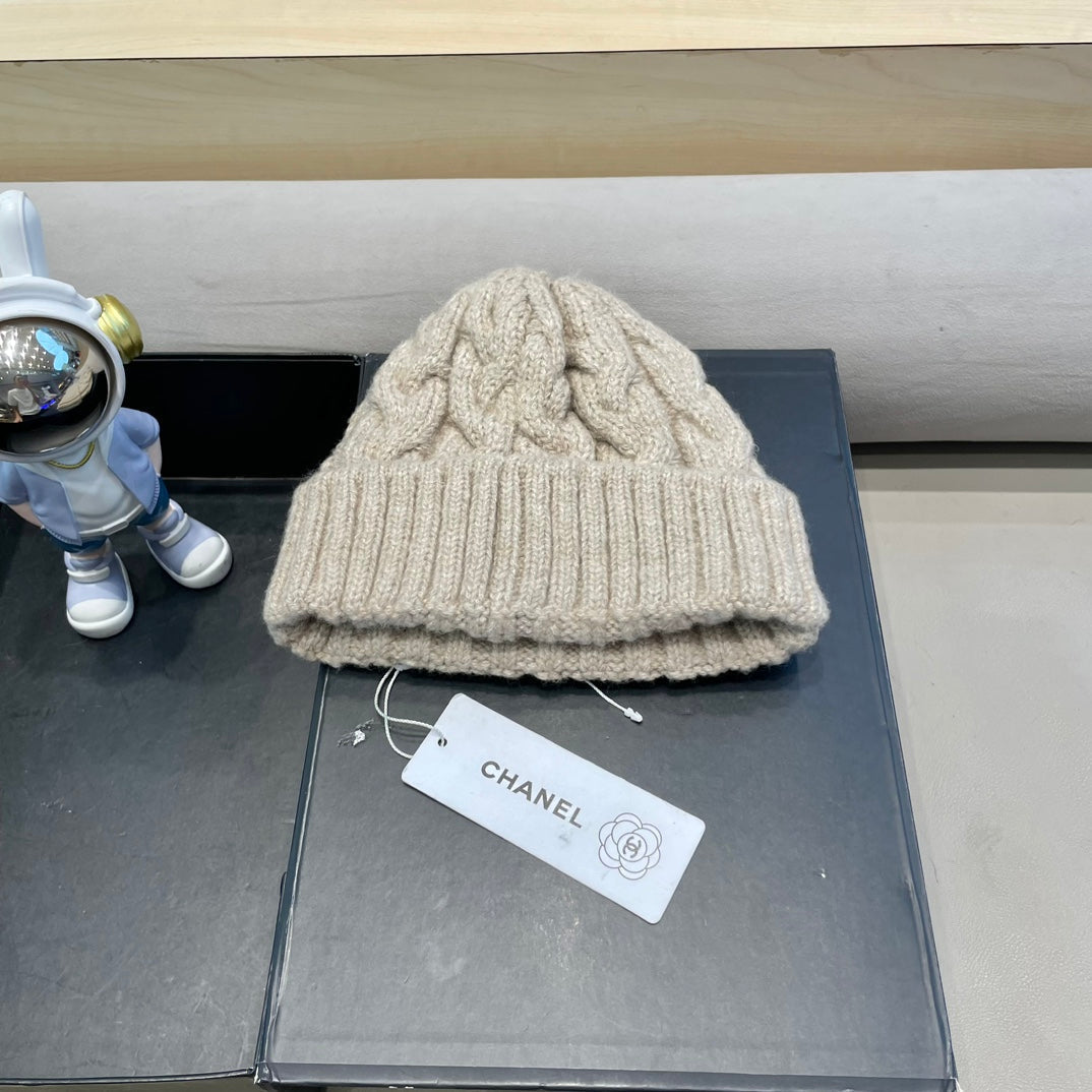 BEANIE HAT IN CYSTER TAN WOOL 431706