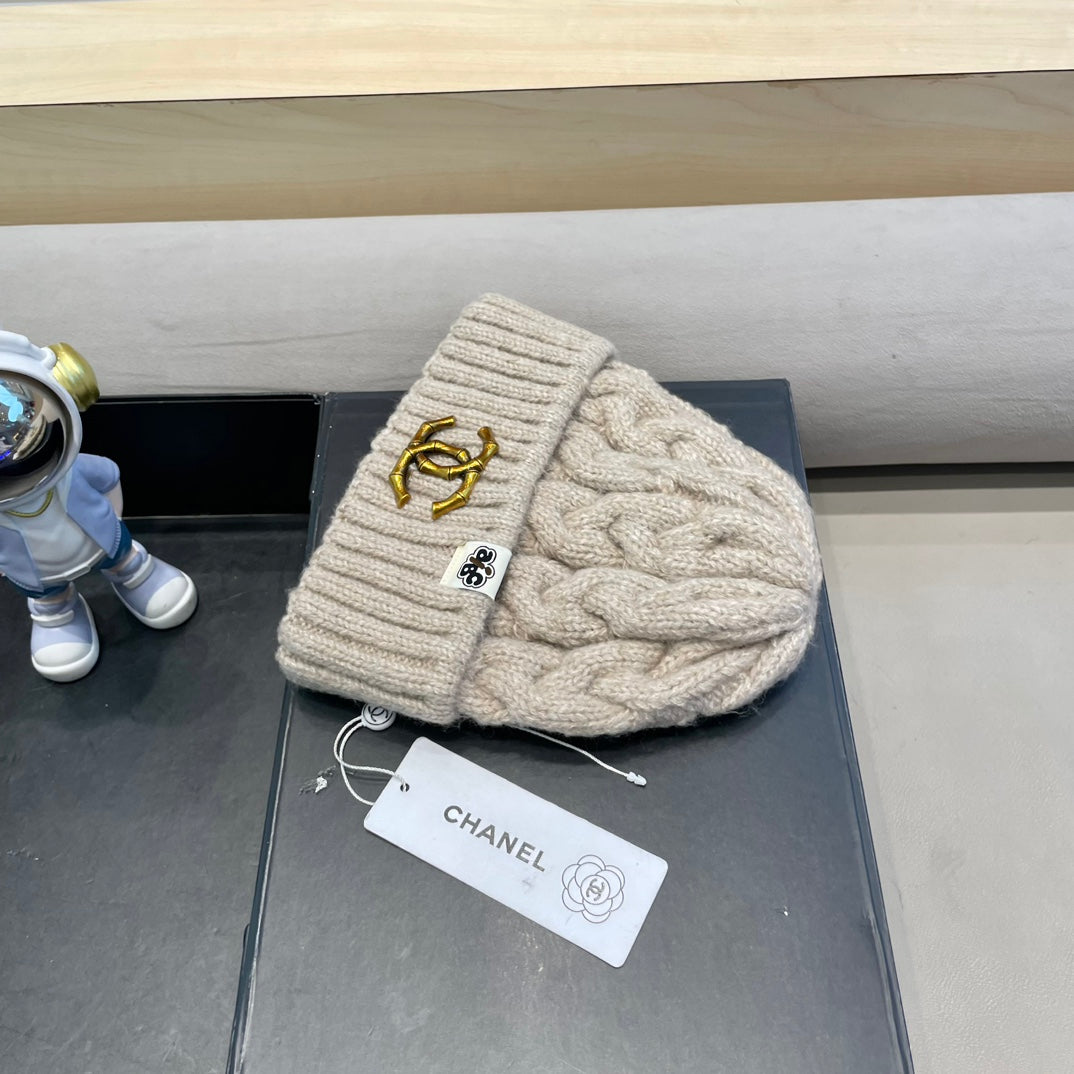 BEANIE HAT IN CYSTER TAN WOOL 431706