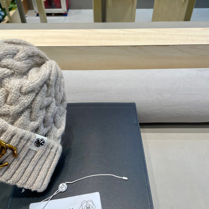 BEANIE HAT IN CYSTER TAN WOOL 431706