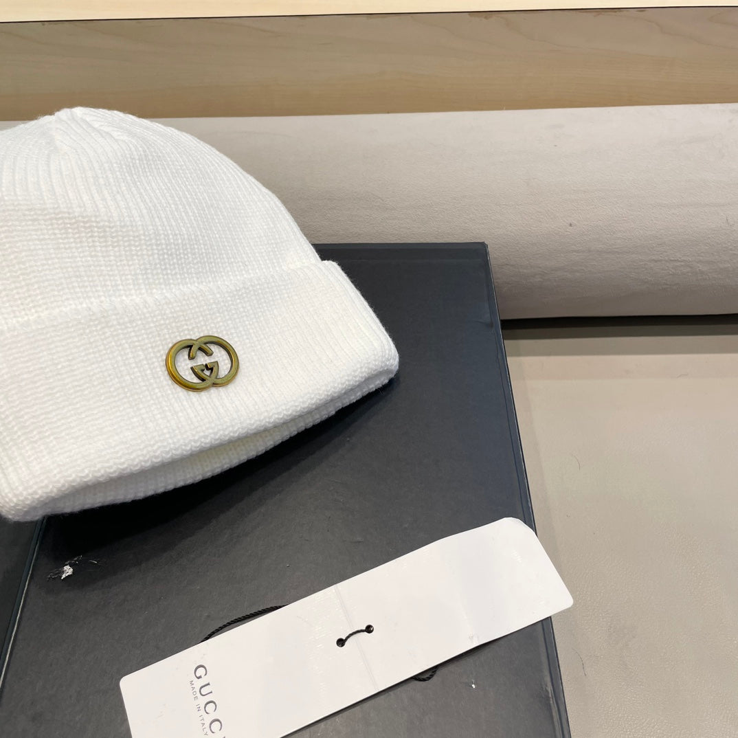BEANIE HAT IN WHITE WOOL 433459