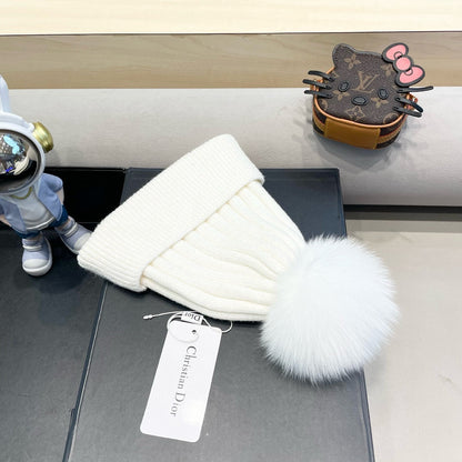 KNITTED BEANIE HAT IN WHITE WOOL AND FOX FUR 435031