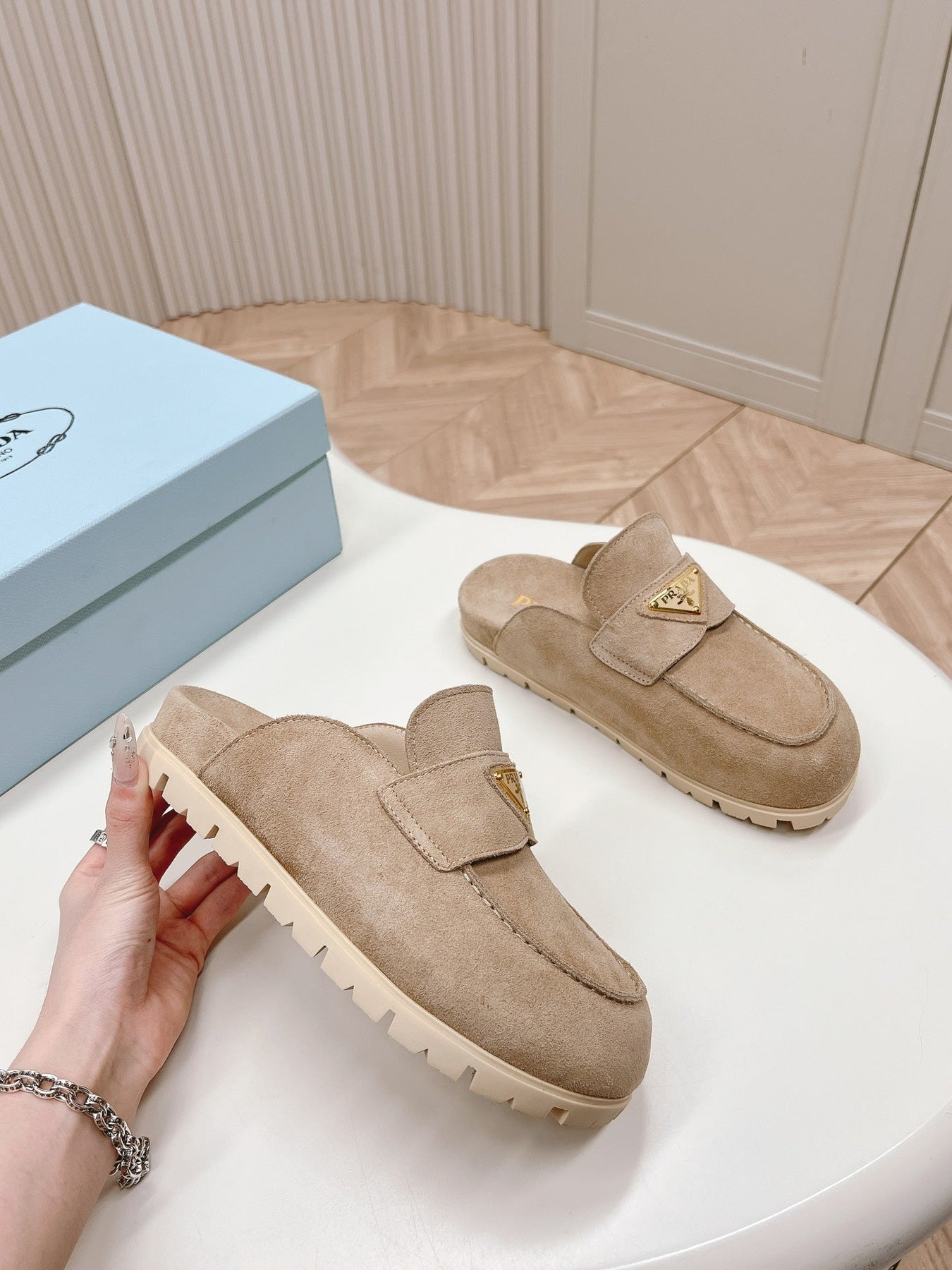 PRA SABOTS MULES LIGHT BROWN SUEDE