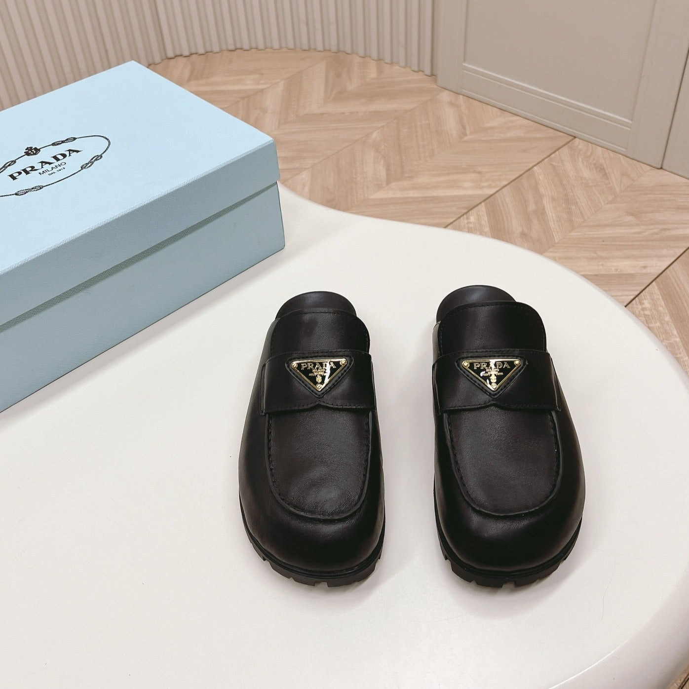 PRA SABOTS MULES BLACK CALFSKIN