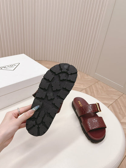 PRA CROCODILE MOTIF SLIDES SANDALS WINE CALFSKIN