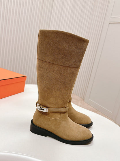 KNEE HIGH BOOTS IN CIDER BROWN SUEDE WITH SILVER BUCKLE