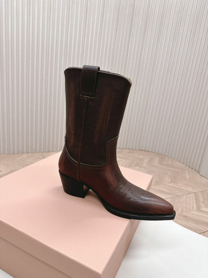 POINTED TOE BOOTS IN COCOA BROWN CALFSKIN