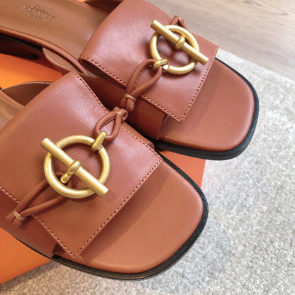 ISLE SANDAL CARAMEL CALFSKIN