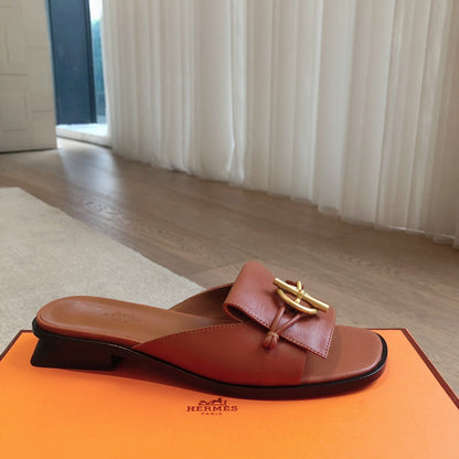 ISLE SANDAL CARAMEL CALFSKIN