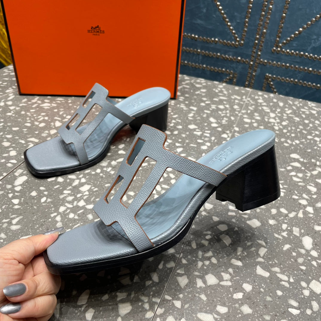 IZZY 50 MM SANDAL IN POWER BLUE SHEEPSKIN