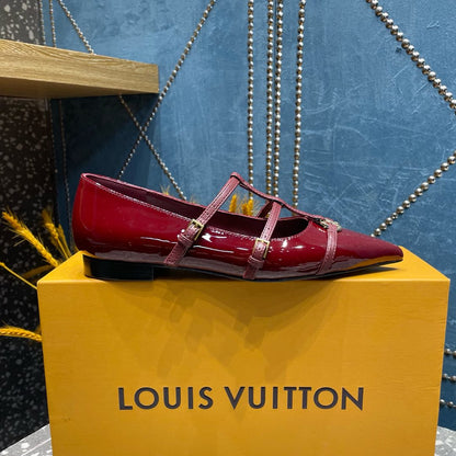 POINTED FLAT SHOES IN BURGUNDY RED CALFSKIN