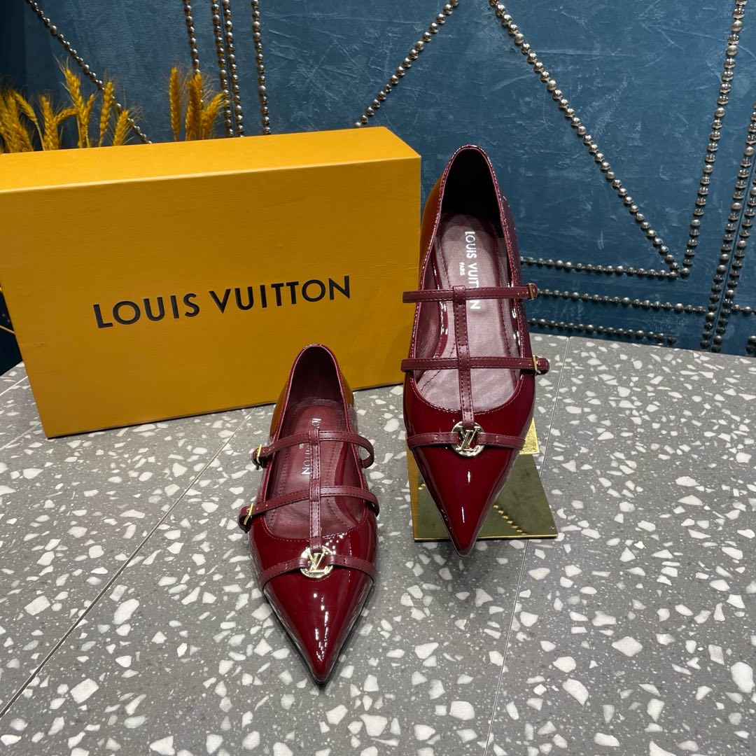 POINTED FLAT SHOES IN BURGUNDY RED CALFSKIN