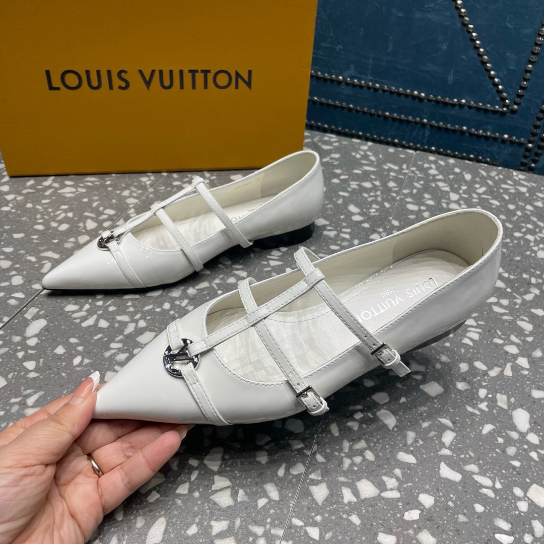 POINTED FLAT SHOES IN WHITE CALFSKIN