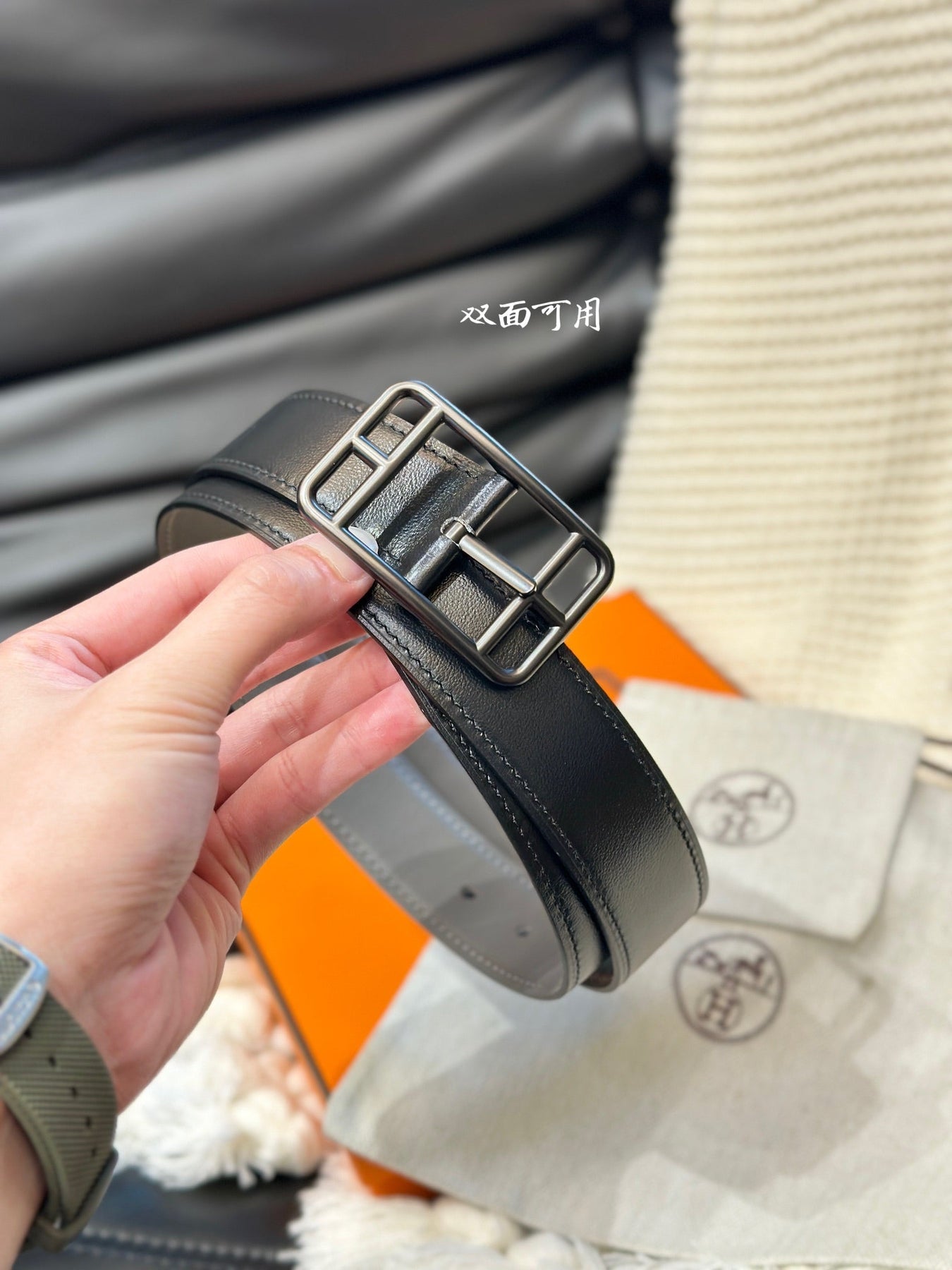 HM CAPE COD 32MM REVERSIBLE BELT BLACK AND KHAKI BROWN LEATHER BLACK HARDWARE