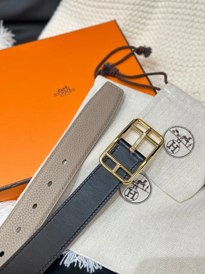 HM CAPE COD 32MM REVERSIBLE BELT BLACK AND TAN LEATHER GOLD BUCKLE