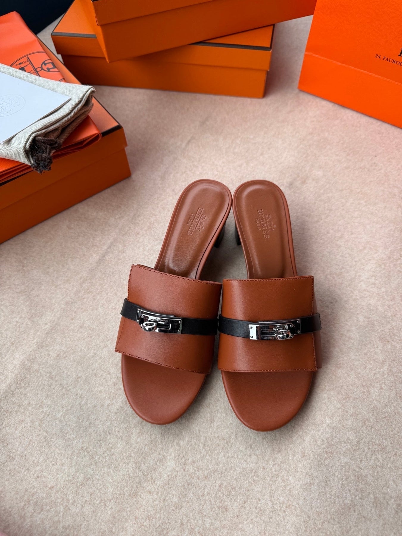 HIGH MULES IN BRONZE BROWN MIX BLACK CALFSKIN