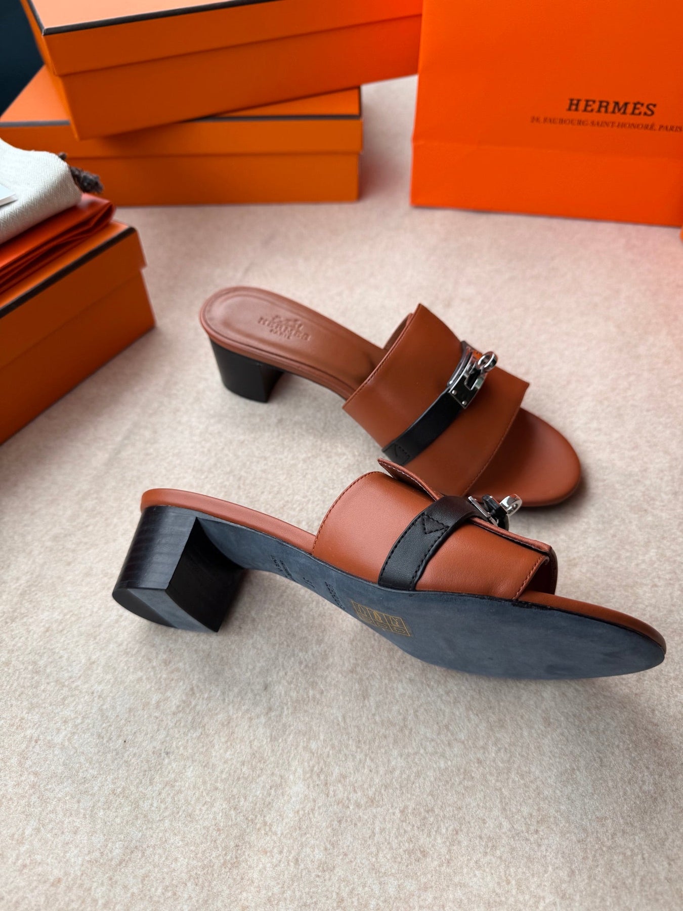HIGH MULES IN BRONZE BROWN MIX BLACK CALFSKIN