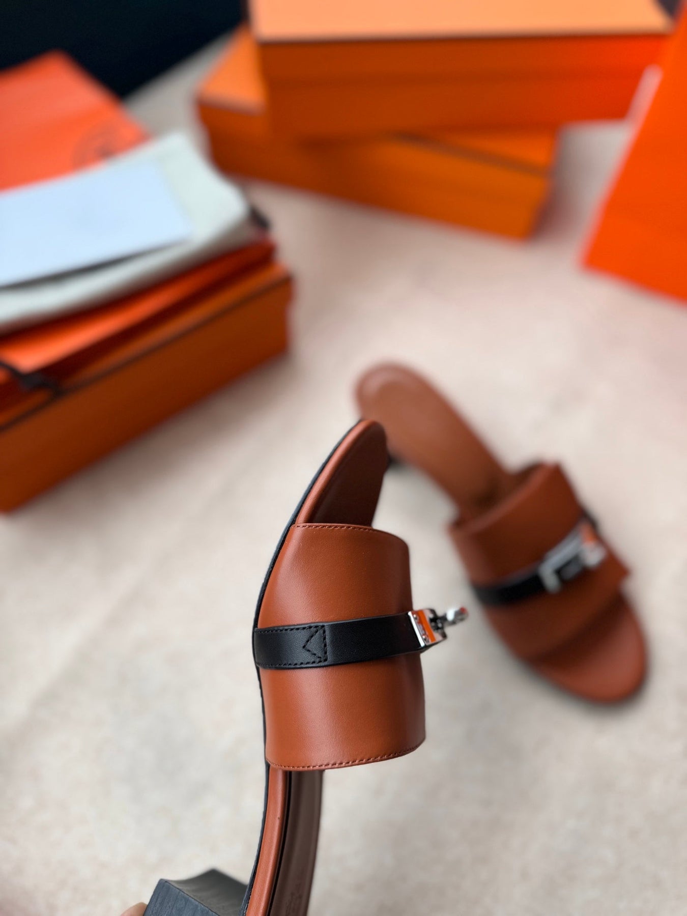 HIGH MULES IN BRONZE BROWN MIX BLACK CALFSKIN