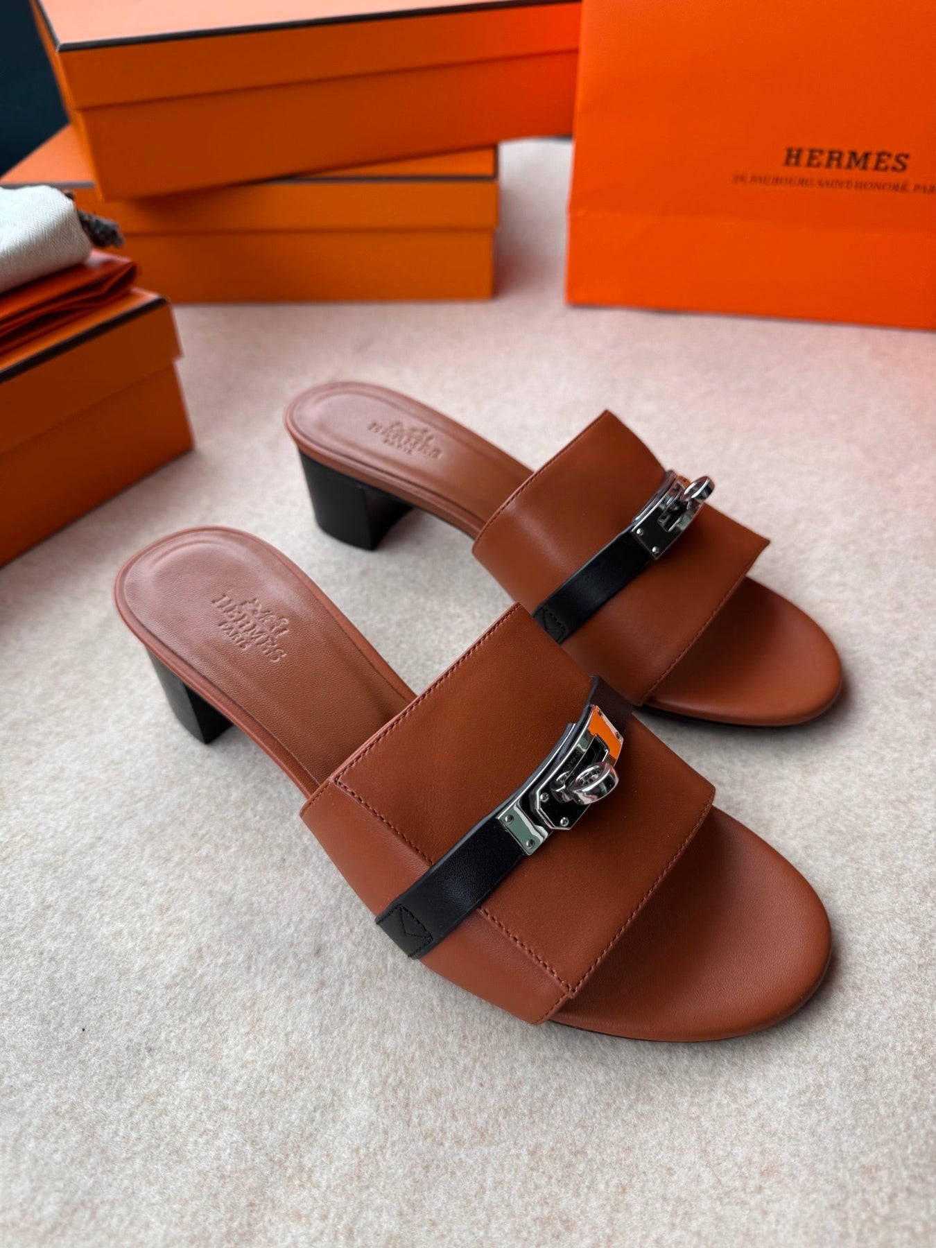 HIGH MULES IN BRONZE BROWN MIX BLACK CALFSKIN