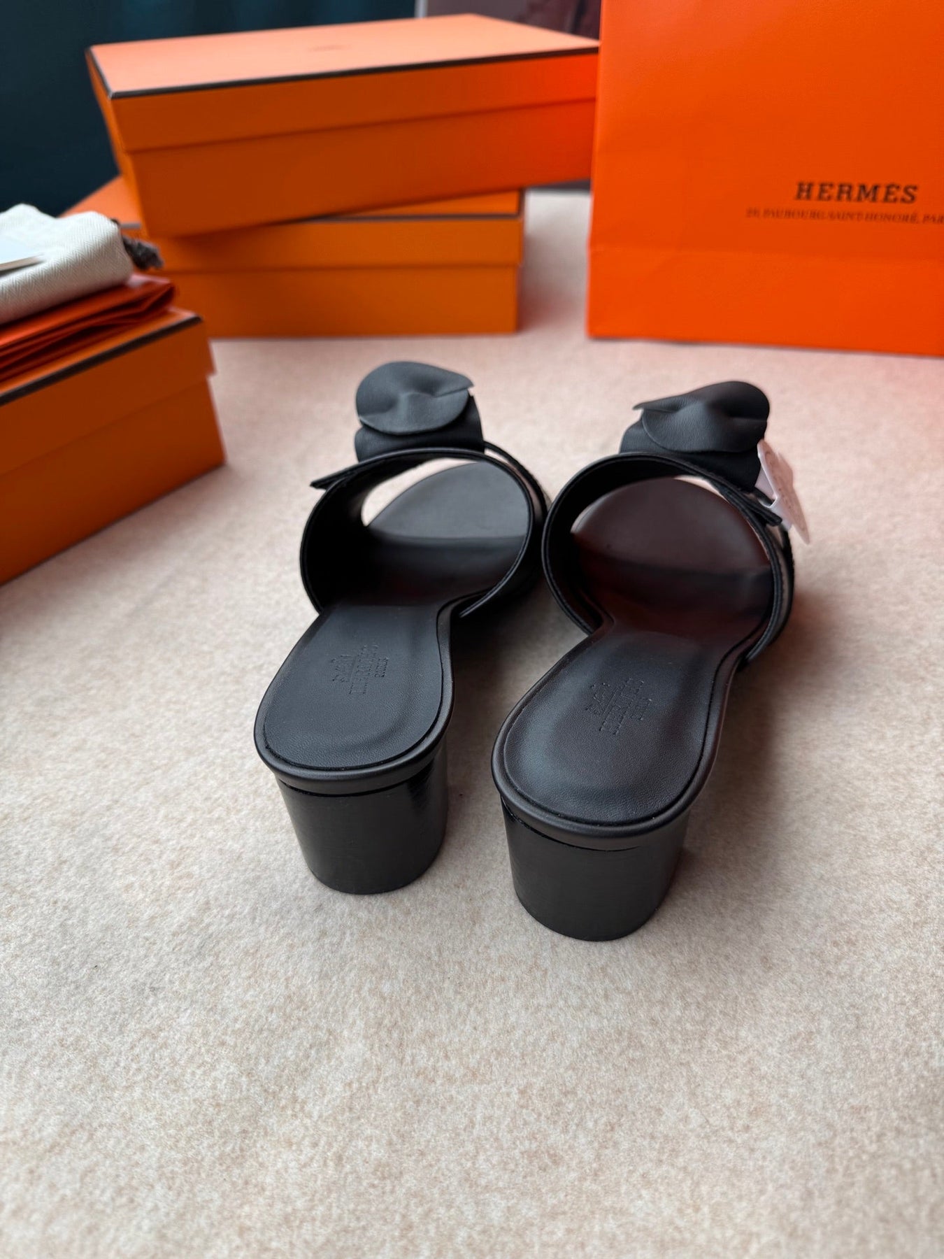 HIGH MULES IN BLACK CALFSKIN