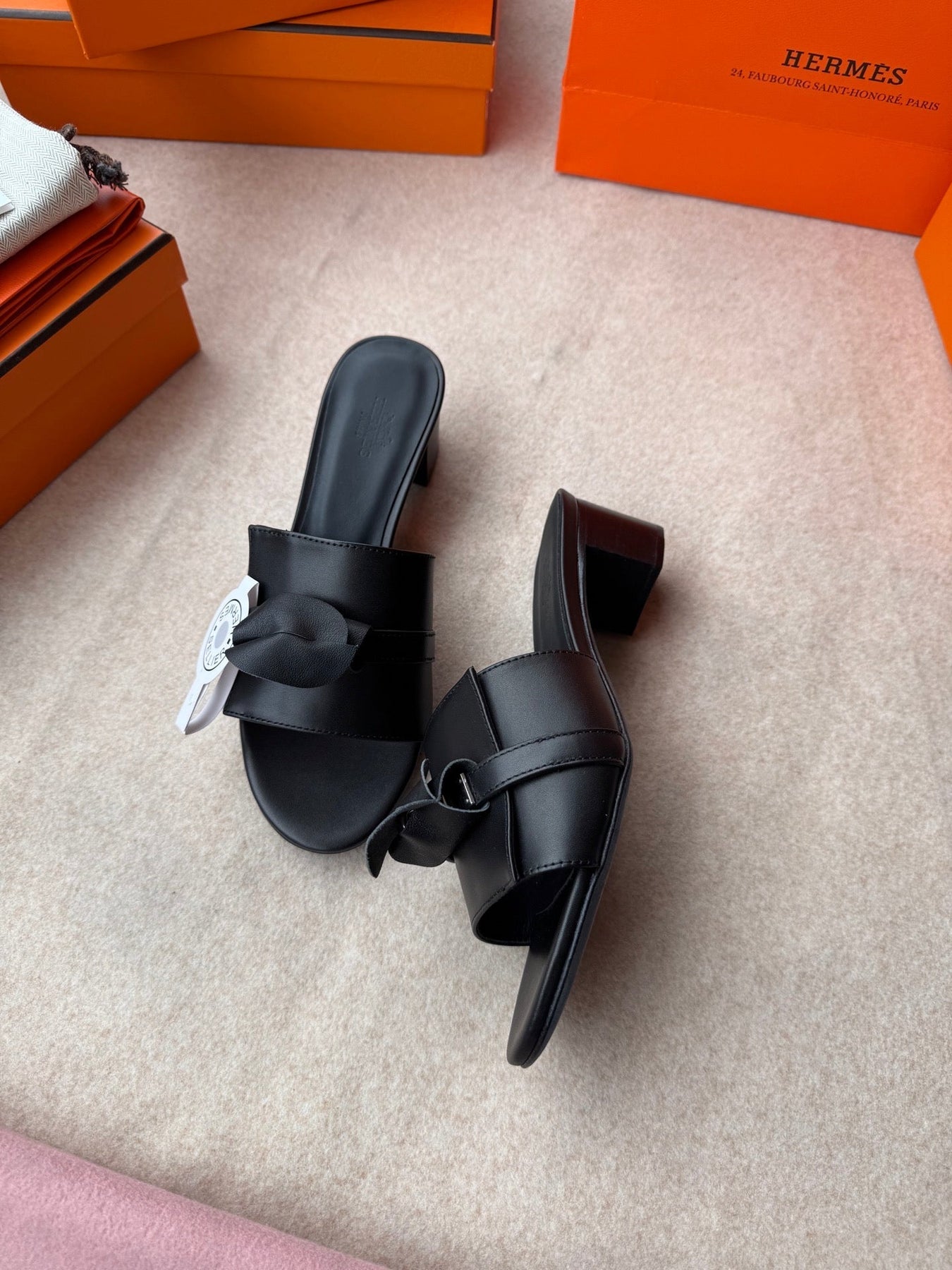 HIGH MULES IN BLACK CALFSKIN