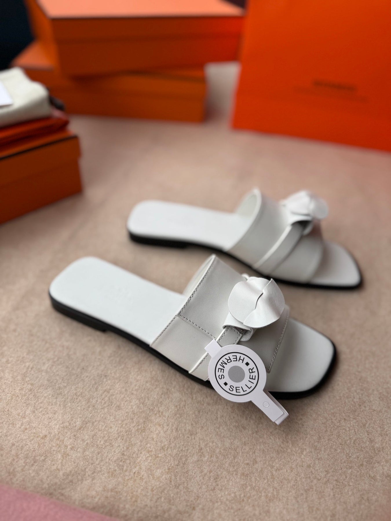 0RAN SANDALS IN WHITE CALFSKIN