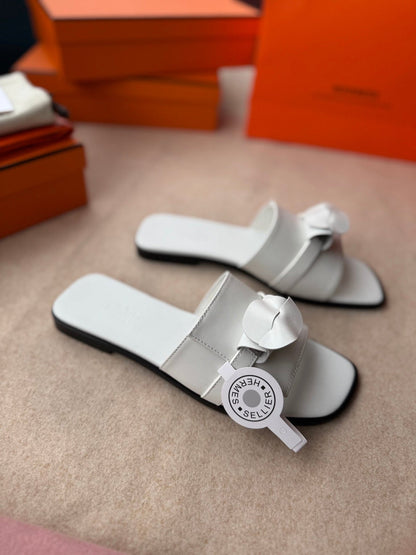 0RAN SANDALS IN WHITE CALFSKIN