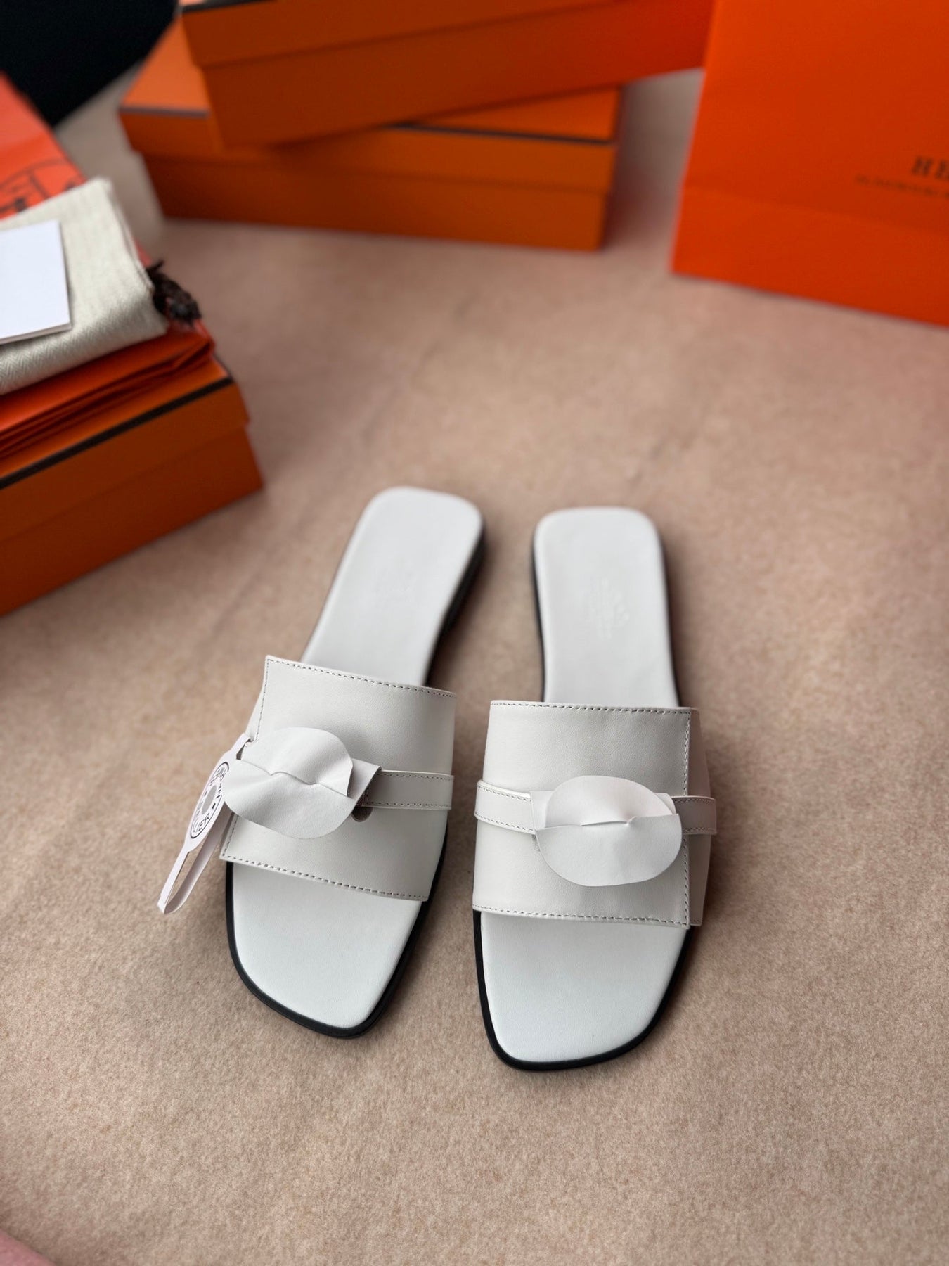 0RAN SANDALS IN WHITE CALFSKIN