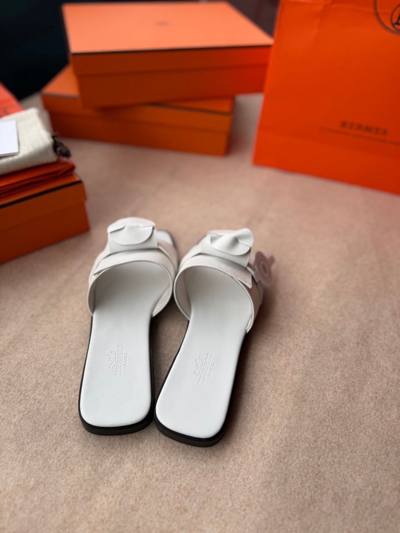 0RAN SANDALS IN WHITE CALFSKIN