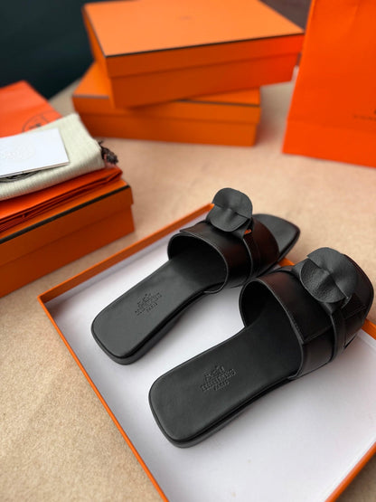 0RAN SANDALS IN BLACK CALFSKIN