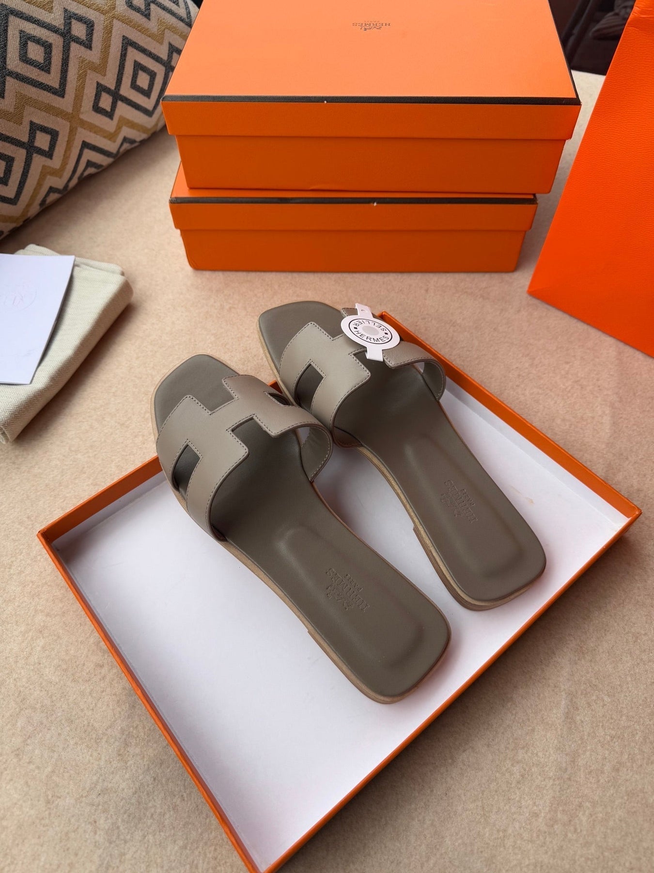 0RAN SANDALS IN CEDAR BROWN CALFSKIN