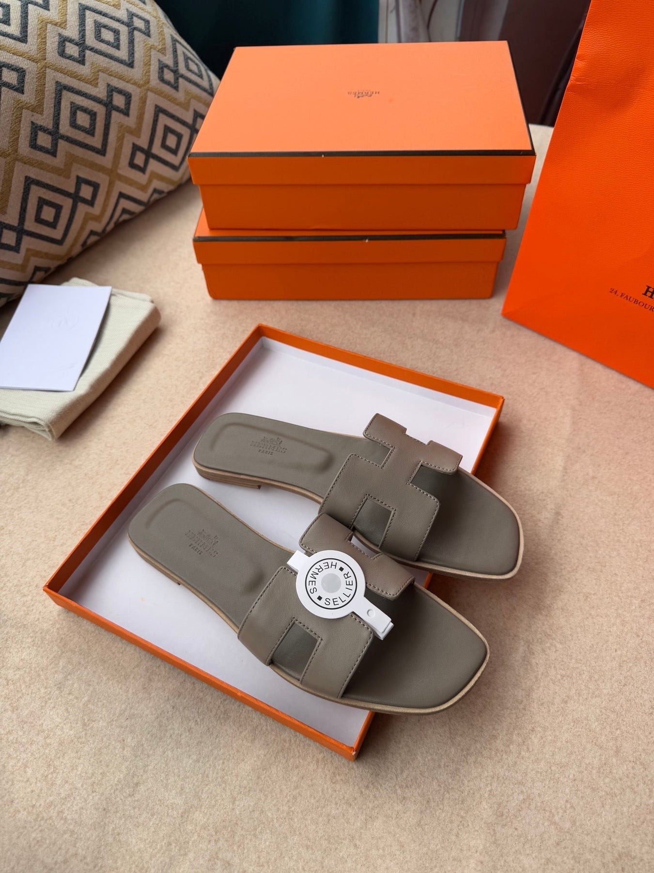 0RAN SANDALS IN CEDAR BROWN CALFSKIN