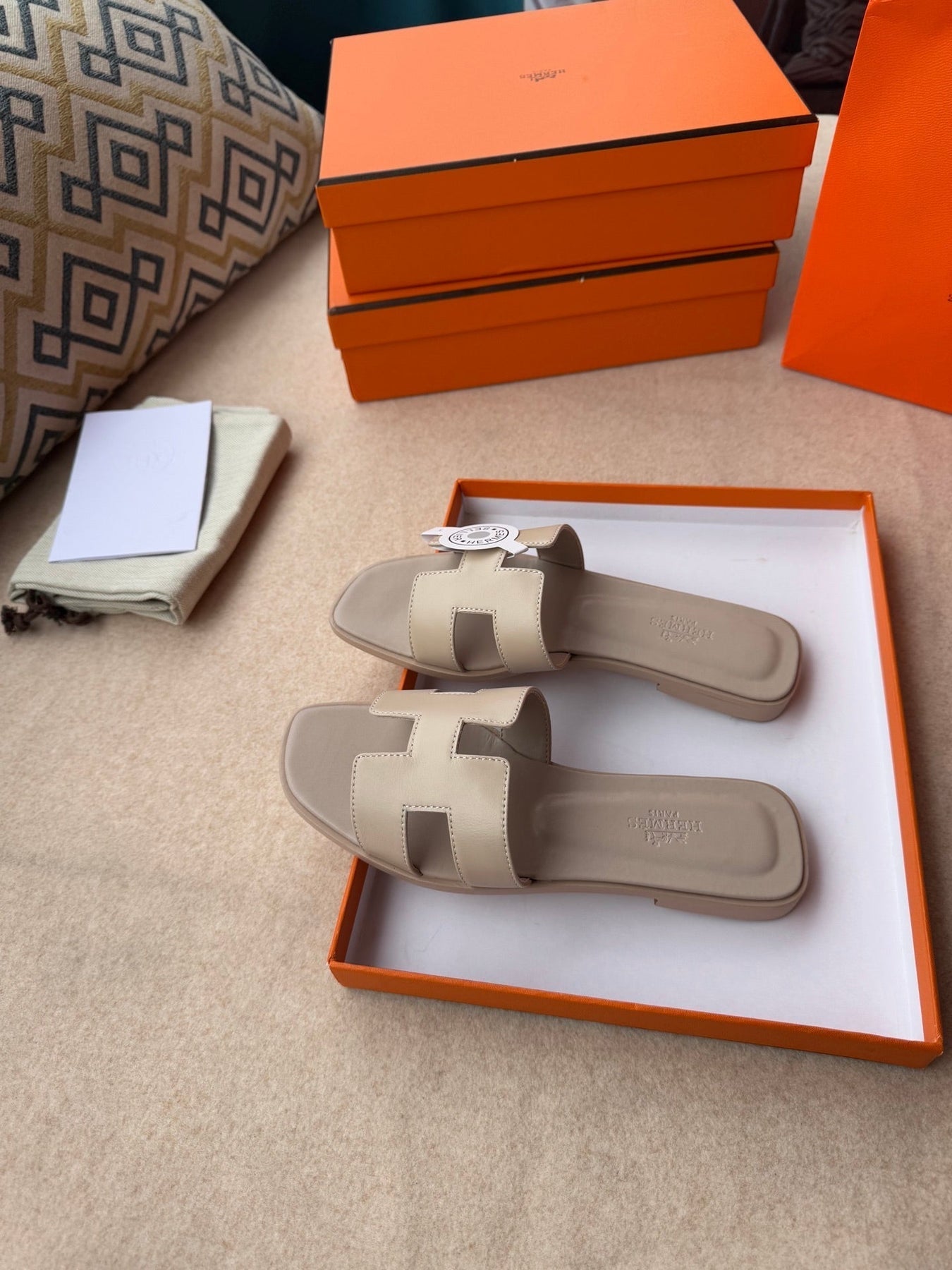 0RAN SANDALS IN KHAKI BROWN CALFSKIN