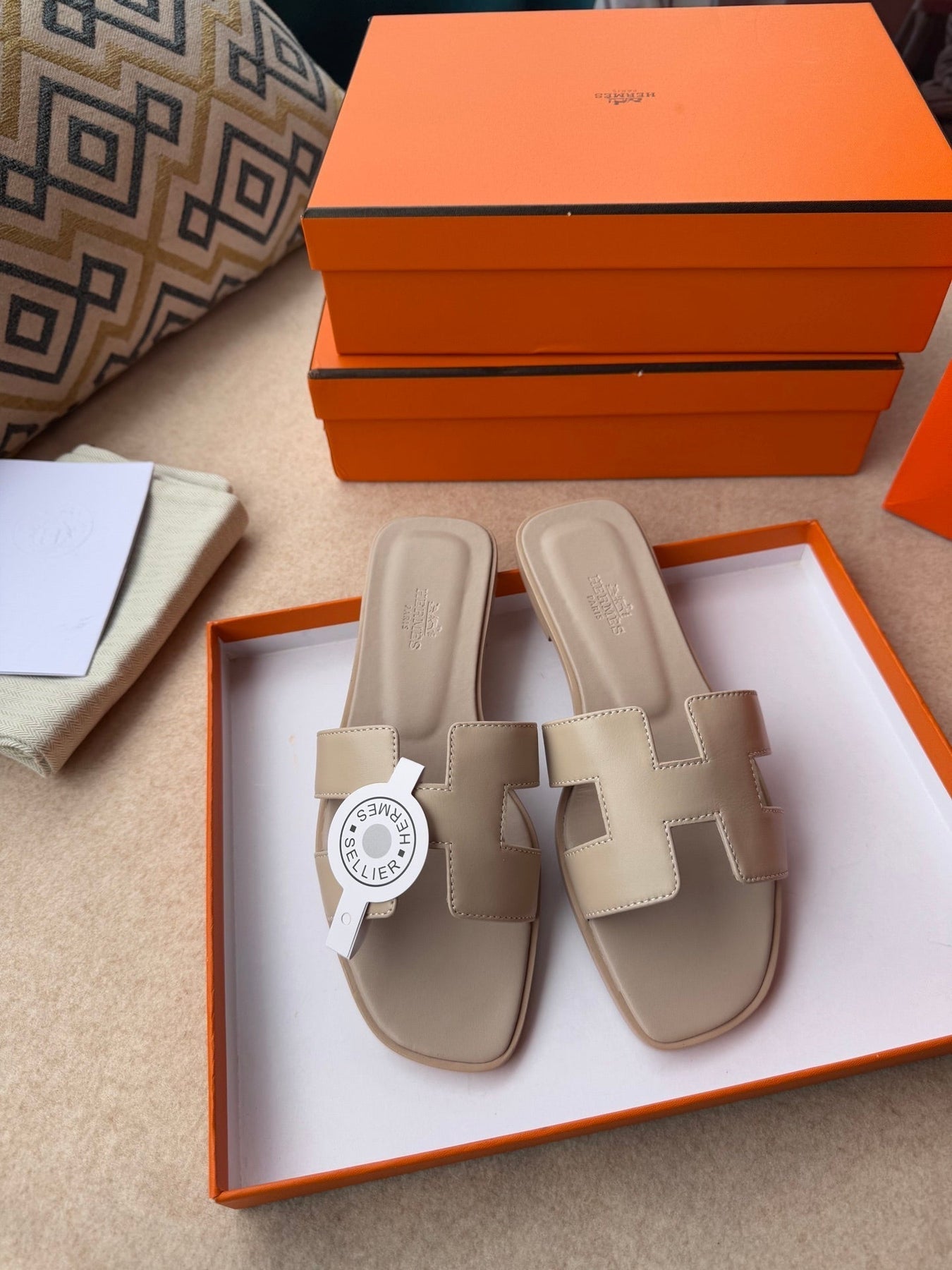 0RAN SANDALS IN KHAKI BROWN CALFSKIN