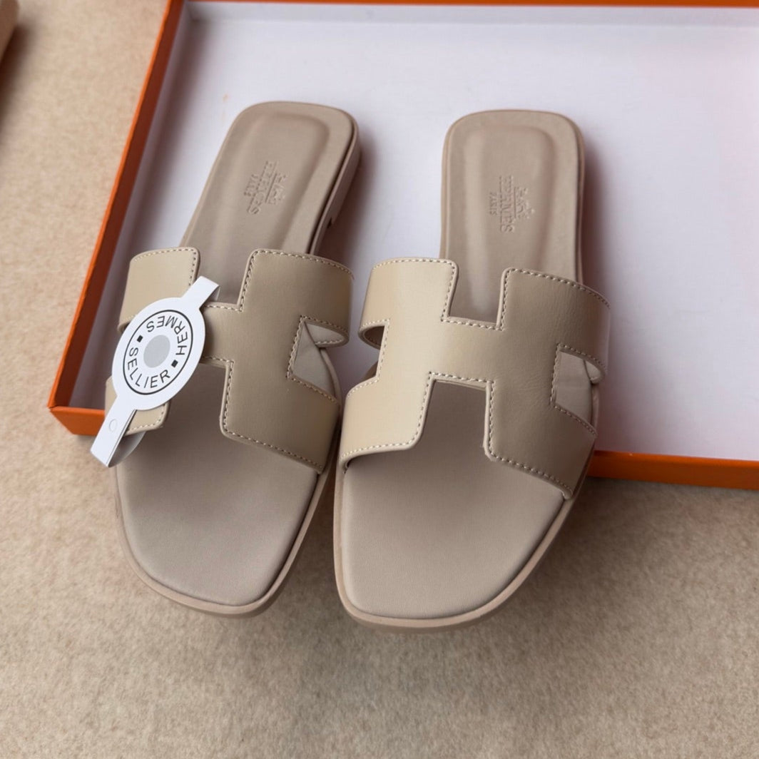 0RAN SANDALS IN KHAKI BROWN CALFSKIN