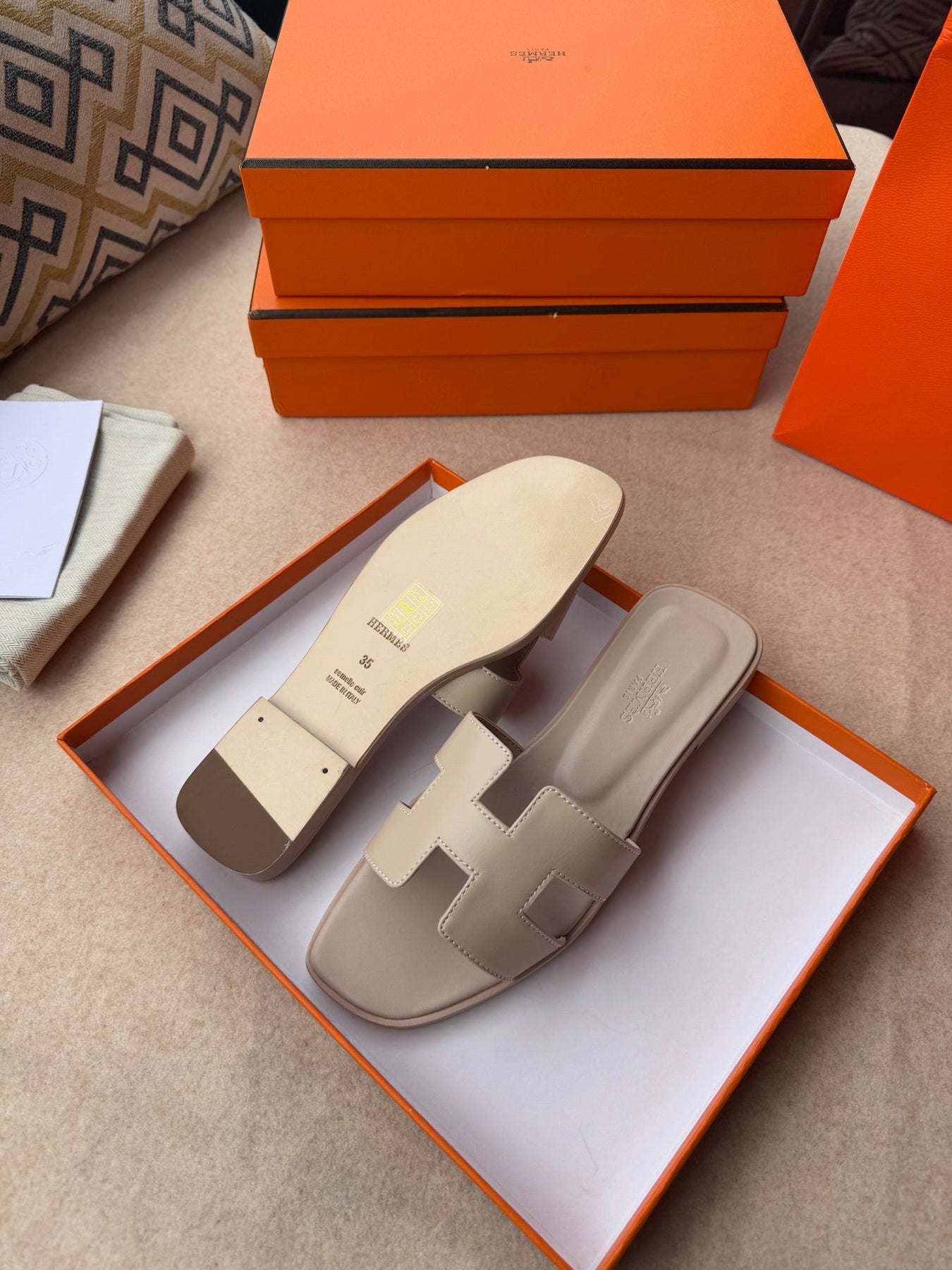 0RAN SANDALS IN KHAKI BROWN CALFSKIN