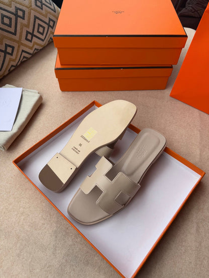 0RAN SANDALS IN KHAKI BROWN CALFSKIN