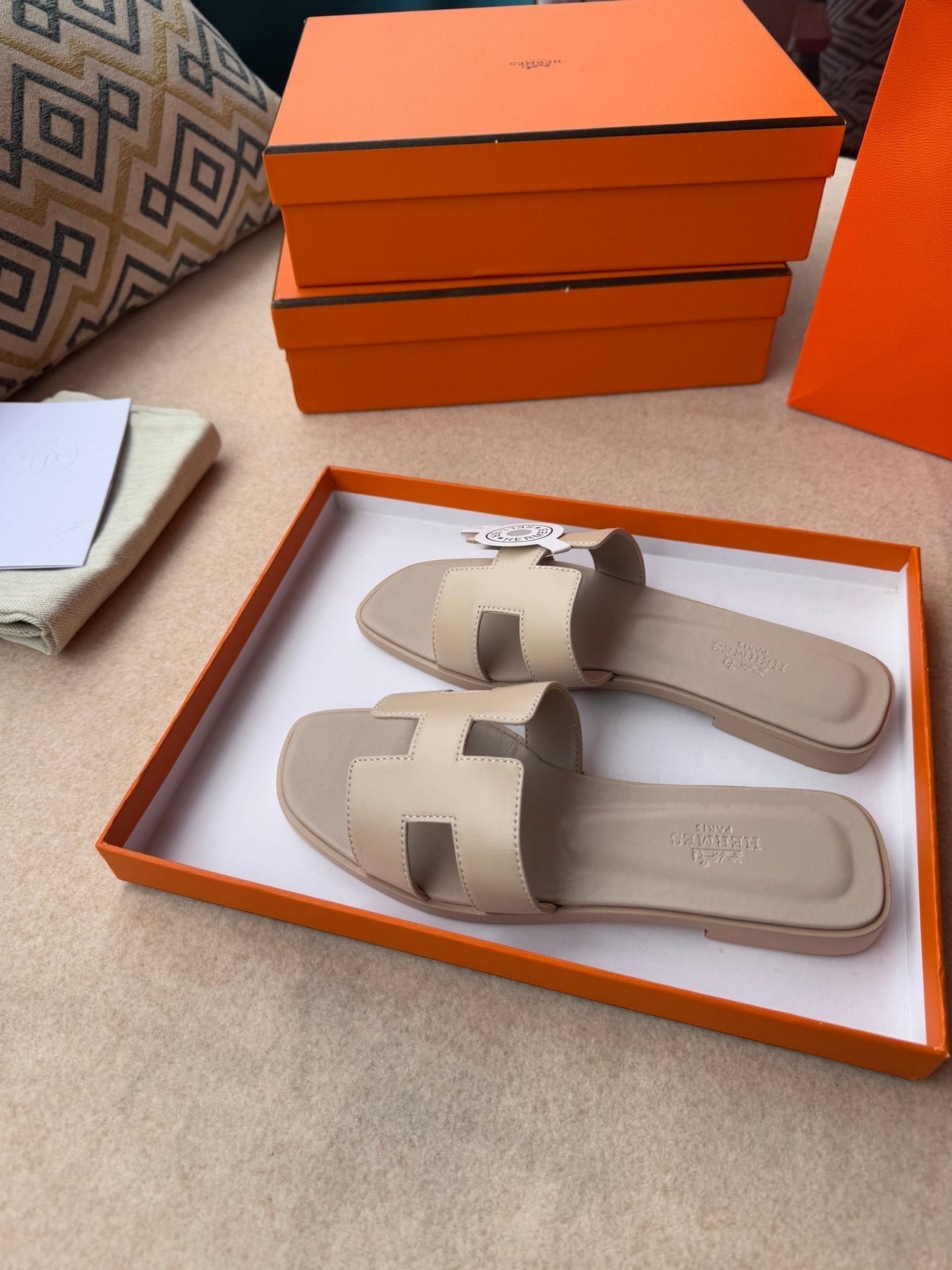 0RAN SANDALS IN KHAKI BROWN CALFSKIN