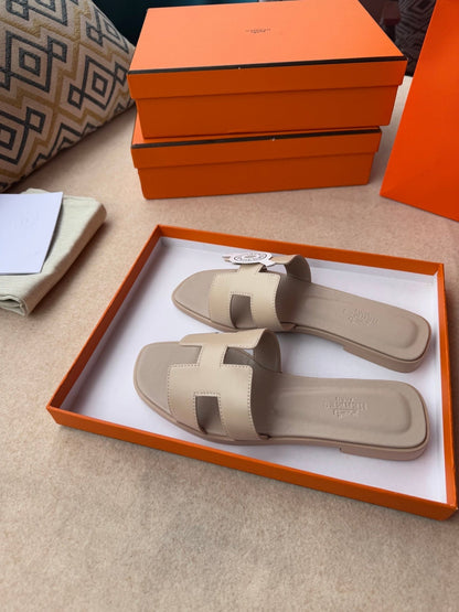 0RAN SANDALS IN KHAKI BROWN CALFSKIN