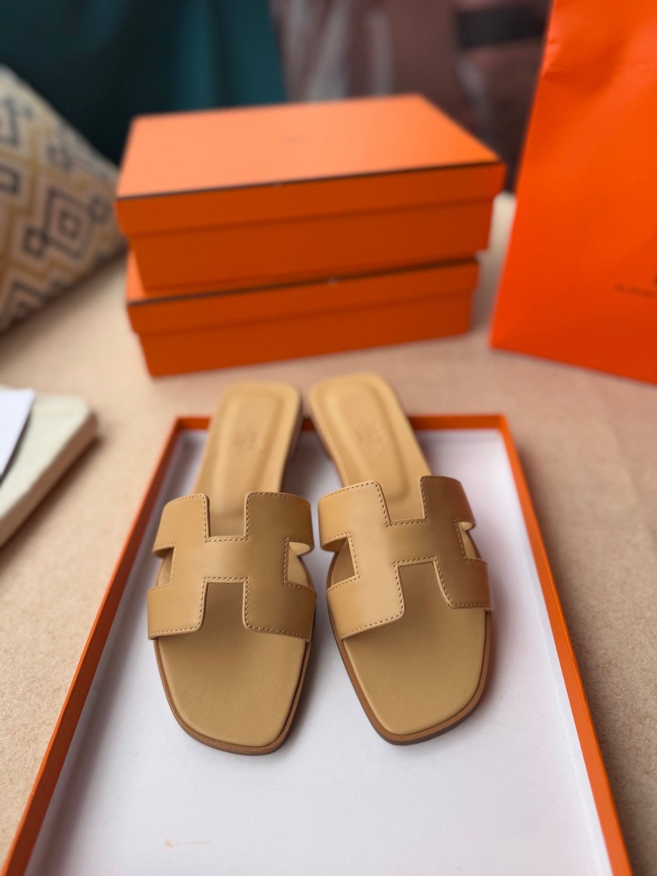 0RAN SANDALS IN TORTILLA BROWN CALFSKIN