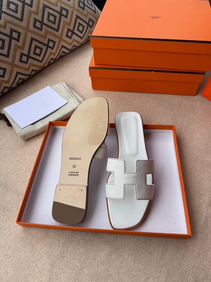 0RAN SANDALS IN WHITE CALFSKIN