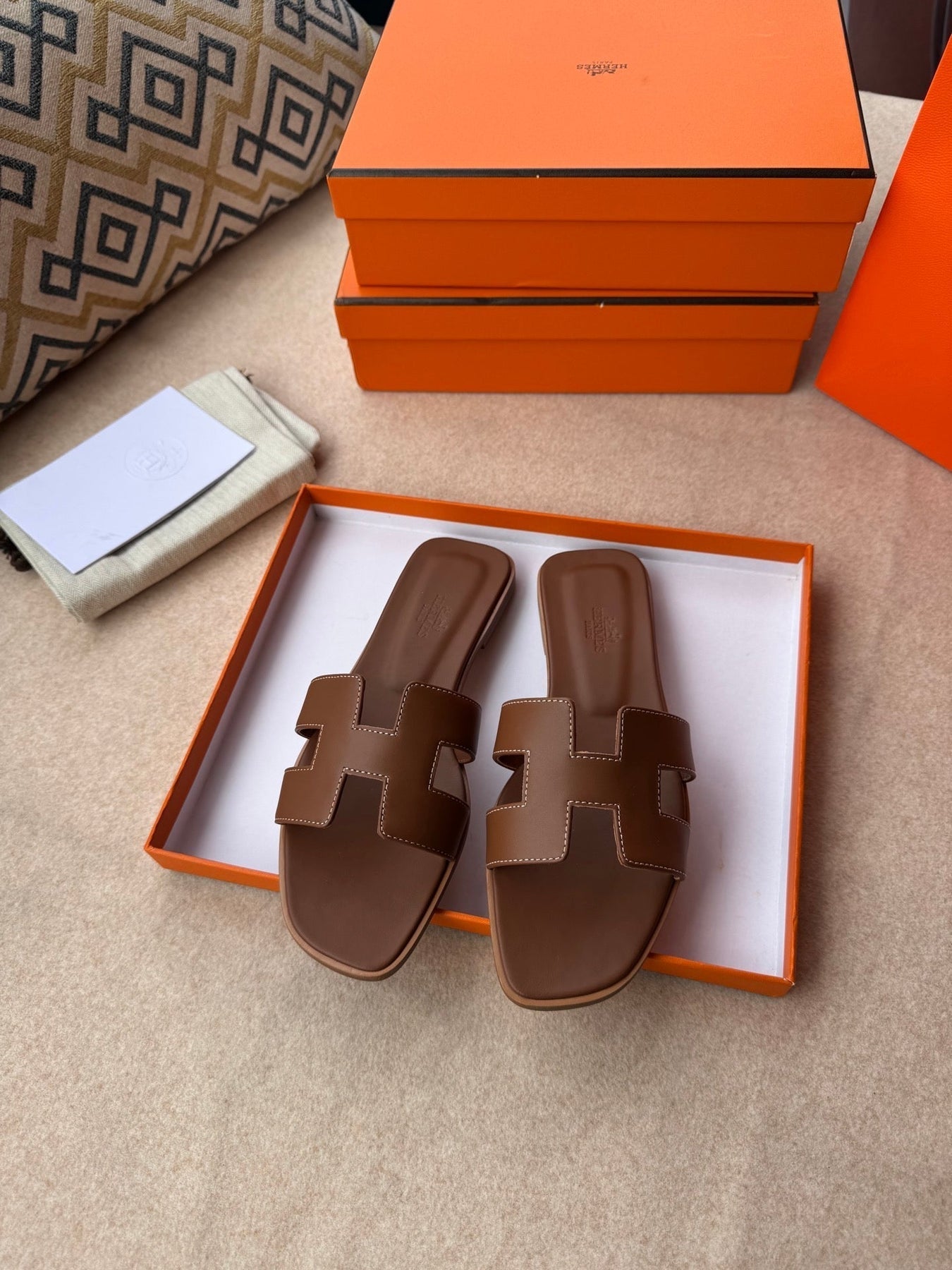 0RAN SANDALS IN PECAN BROWN CALFSKIN