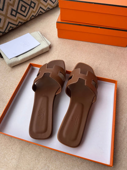 0RAN SANDALS IN PECAN BROWN CALFSKIN