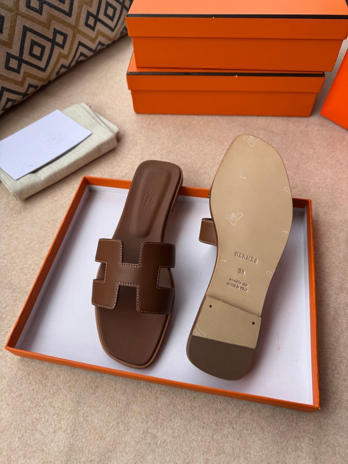 0RAN SANDALS IN PECAN BROWN CALFSKIN