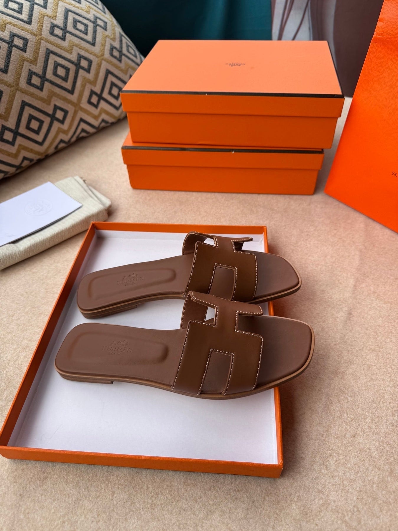 0RAN SANDALS IN PECAN BROWN CALFSKIN