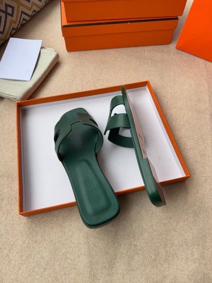 0RAN SANDALS IN FOREST GREEN CALFSKIN